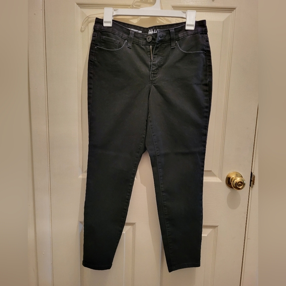 Style & Co. Black Curvy Skinny Leg Jeans - Picture 1 of 6